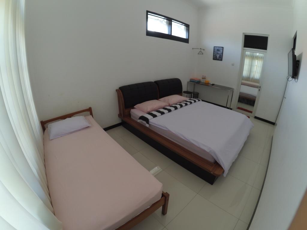 Mess Inn Semarang Exteriör bild
