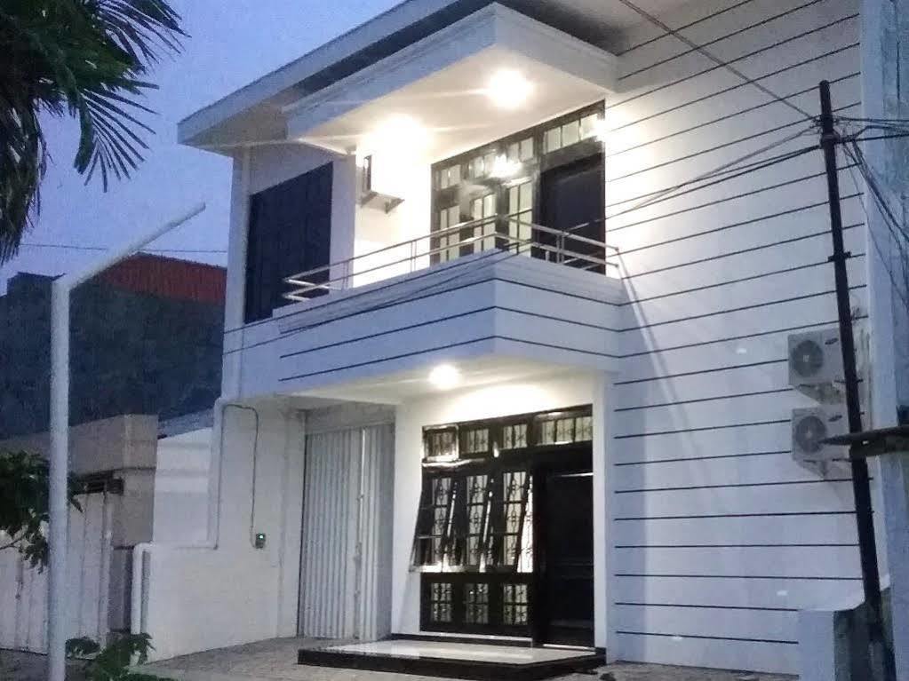 Mess Inn Semarang Exteriör bild